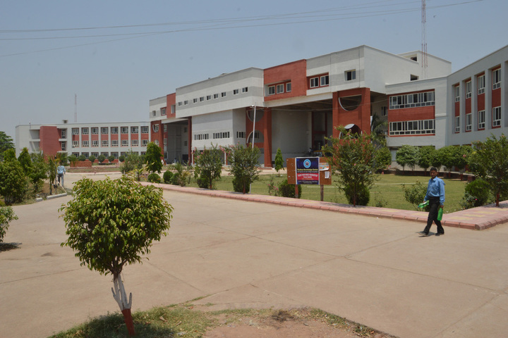 https://cache.careers360.mobi/media/colleges/social-media/media-gallery/1776/2019/3/15/Campus view of The Vits Polytechnic Satna_Campus-View.jpg